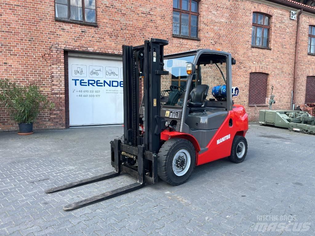 Manitou MI 40 G Gázüzemű targoncák