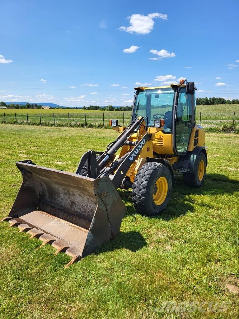 Volvo L 25 F Gumikerekes homlokrakodók