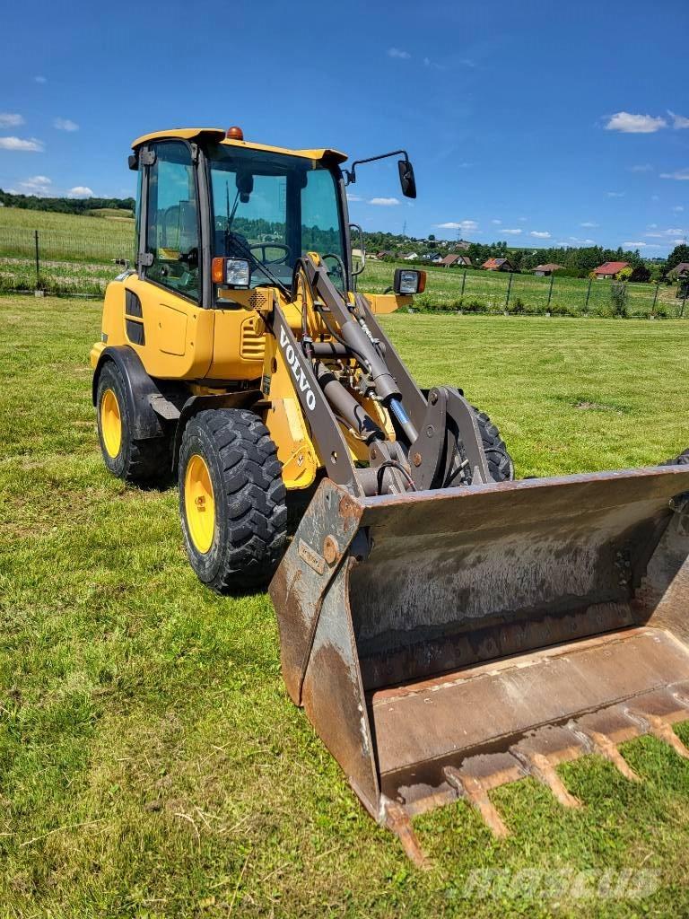 Volvo L 25 F Gumikerekes homlokrakodók