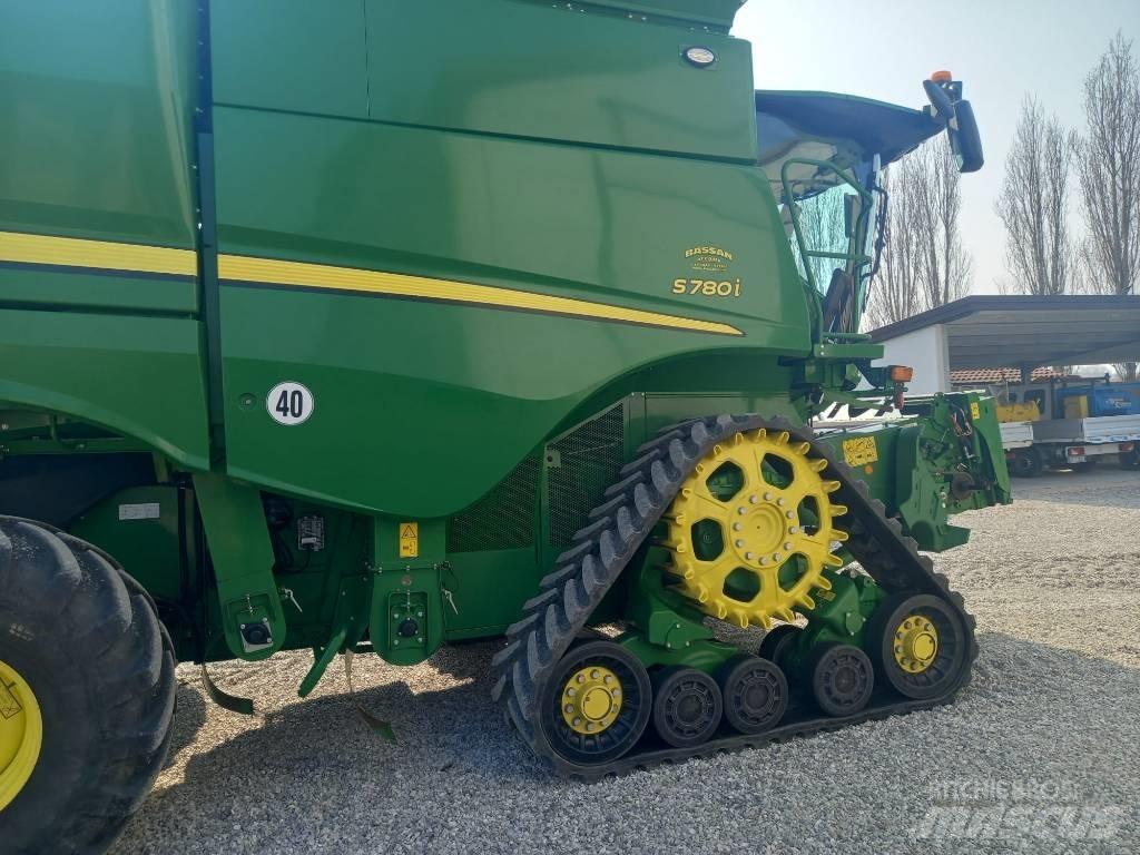 John Deere S 780i Kombájnok