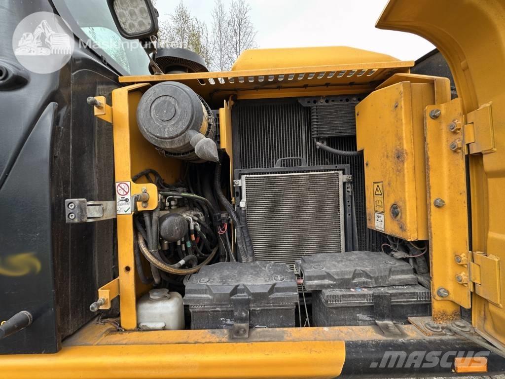 JCB JS 145 W Gumikerekes kotrók