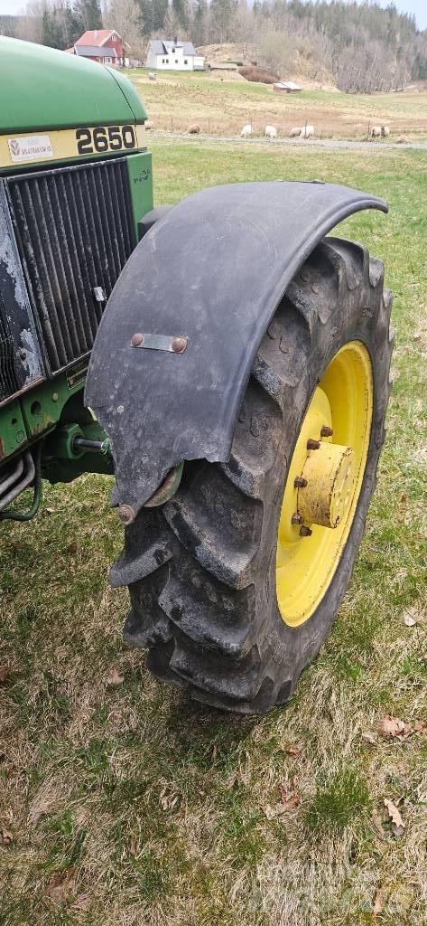 John Deere 2650 Traktorok