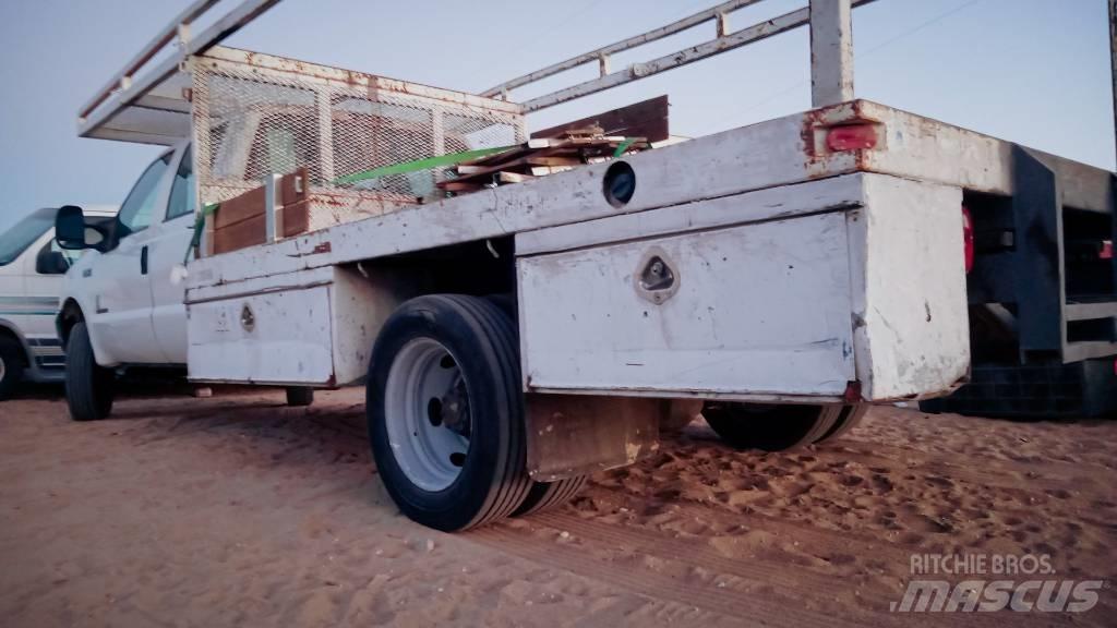 Ford F 550 XL SD Platós / Ponyvás teherautók