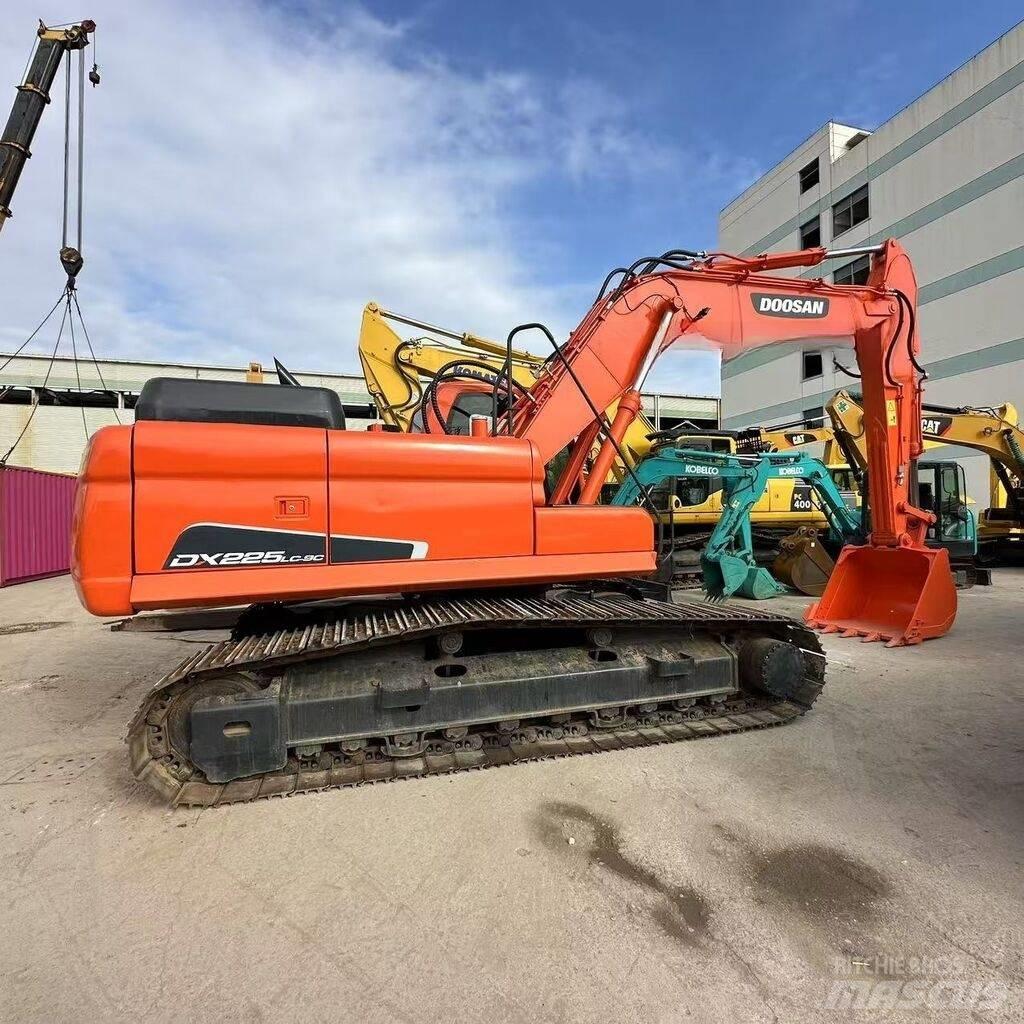Doosan DX 225 LC-9C Lánctalpas kotrók