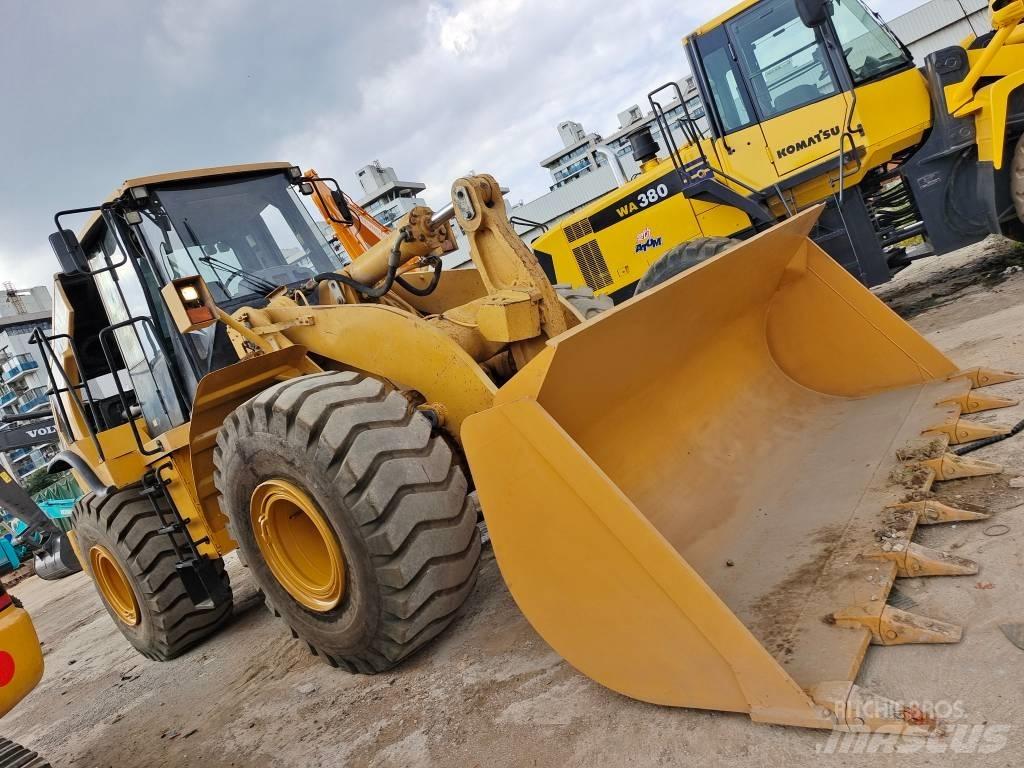 CAT 966 H Gumikerekes homlokrakodók