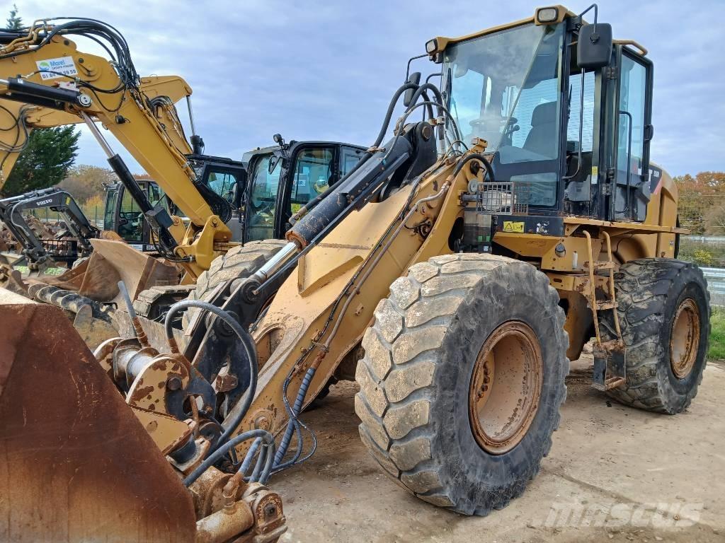 CAT 930 H Gumikerekes homlokrakodók