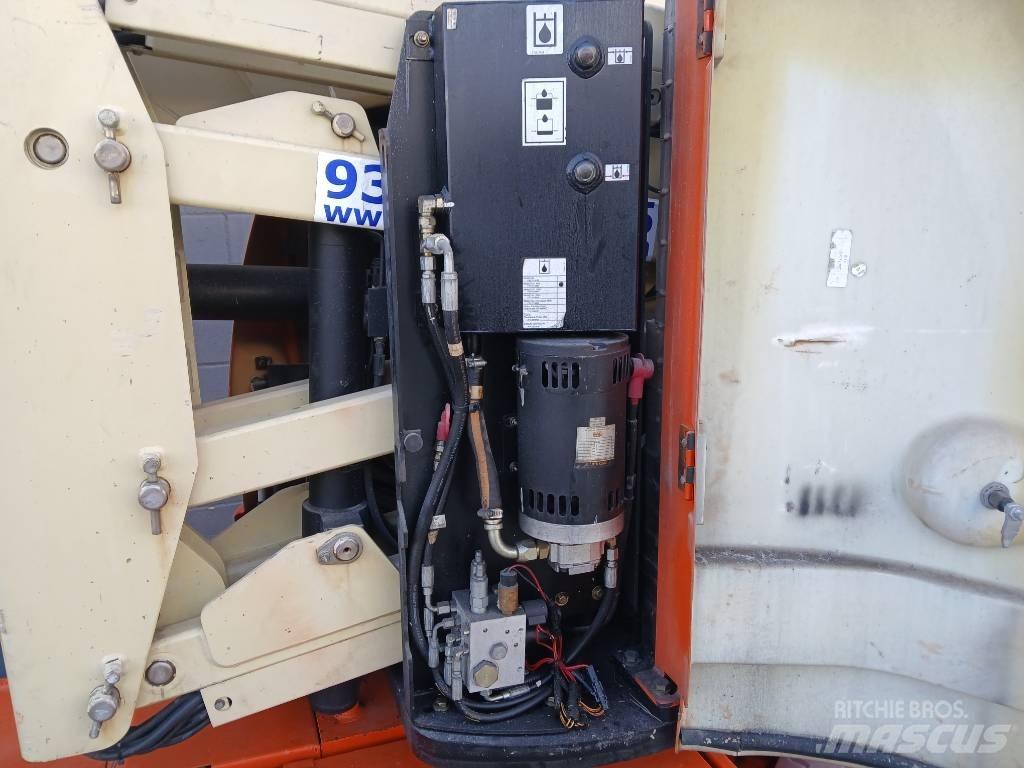 JLG E300AJP Karos emelők