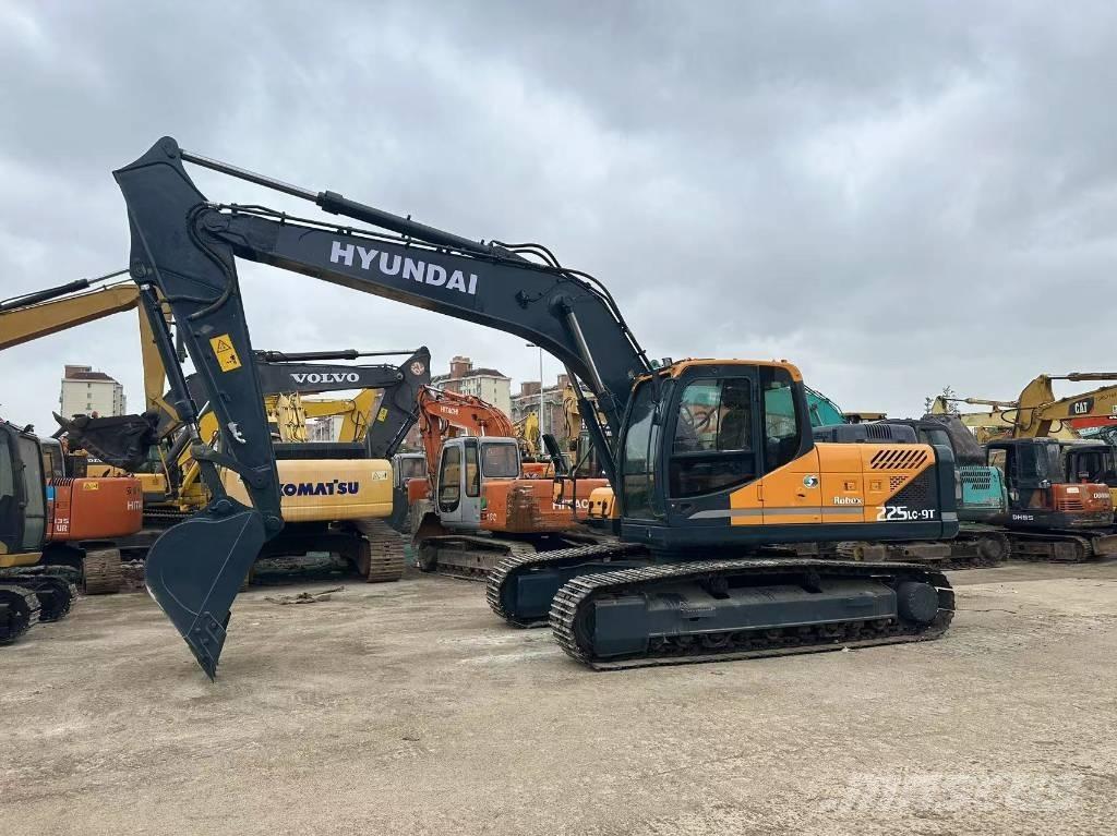 Hyundai 225 LC-9T Lánctalpas kotrók