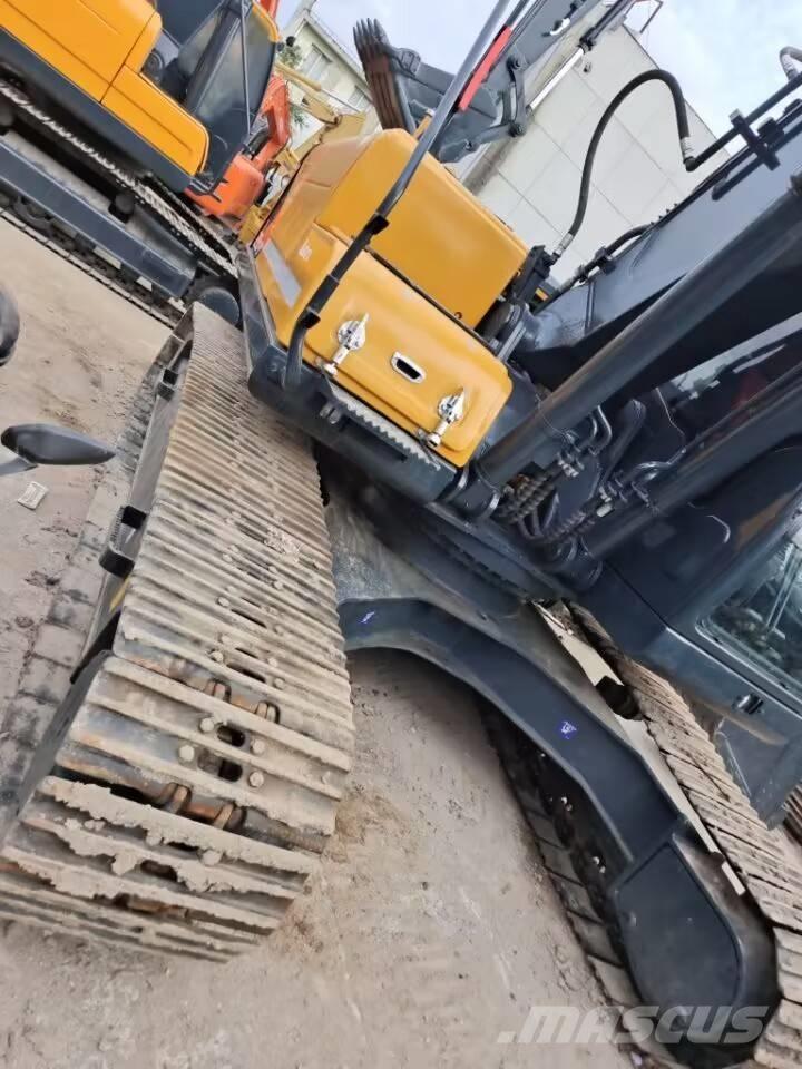 Hyundai 225 LC-9T Lánctalpas kotrók