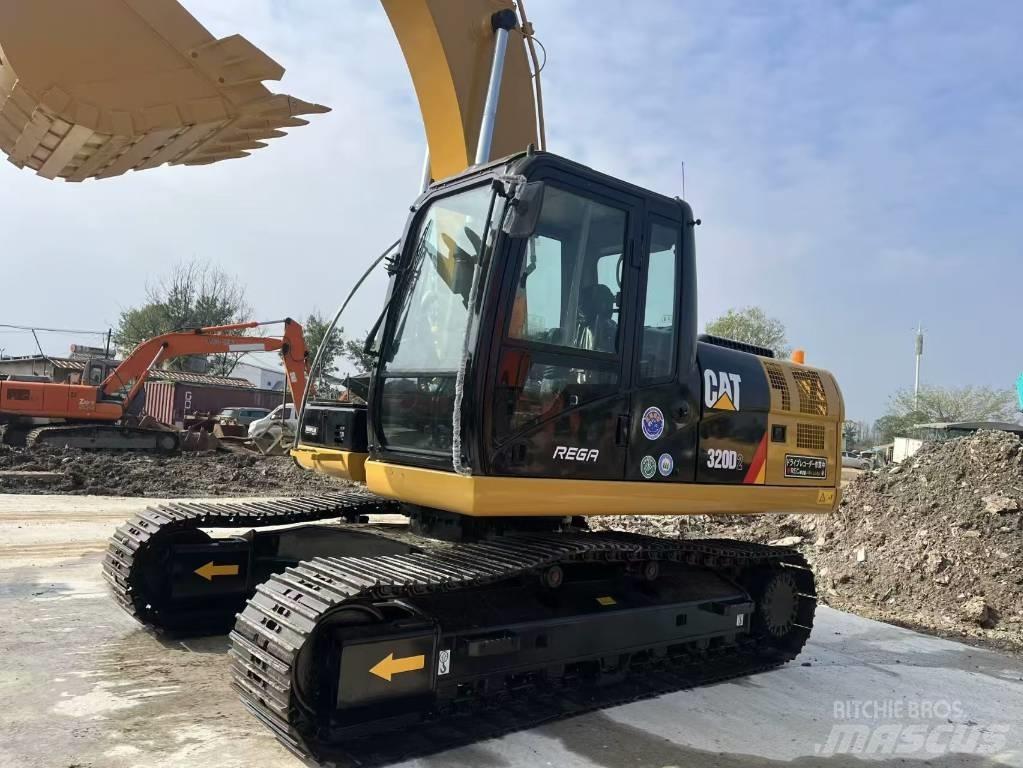 CAT 320 D Lánctalpas kotrók