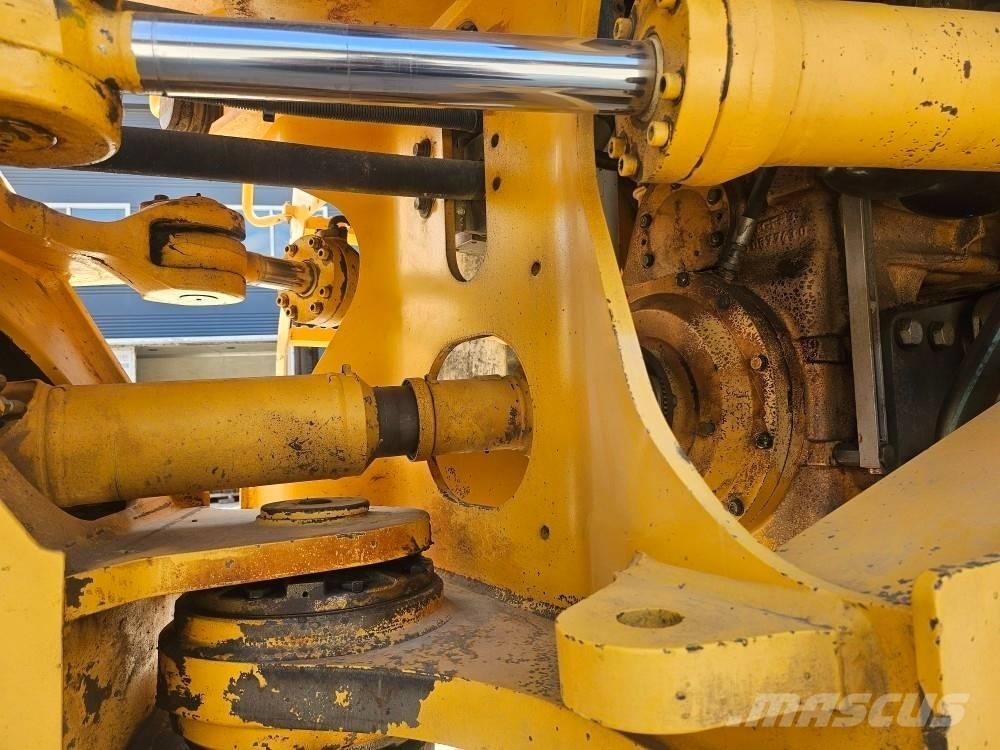 Volvo L 180 E Gumikerekes homlokrakodók
