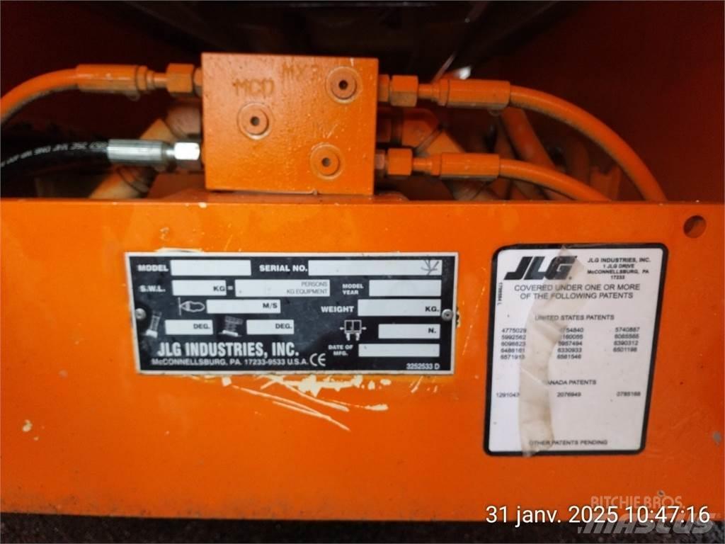 JLG 4394RT Ollós emelők
