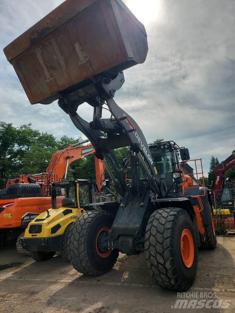 Develon DL 420 CVT-7 Gumikerekes homlokrakodók