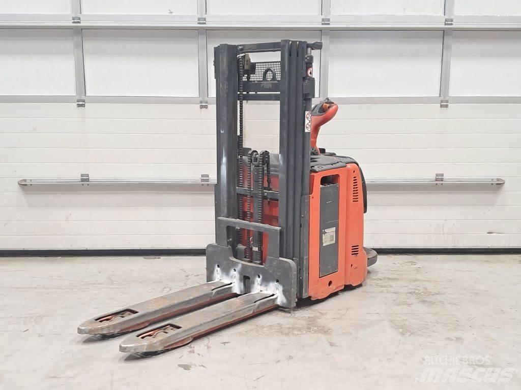 Linde D12 AP Gyalogkíséretű targonca
