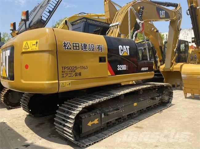 CAT 320 D2 Lánctalpas kotrók