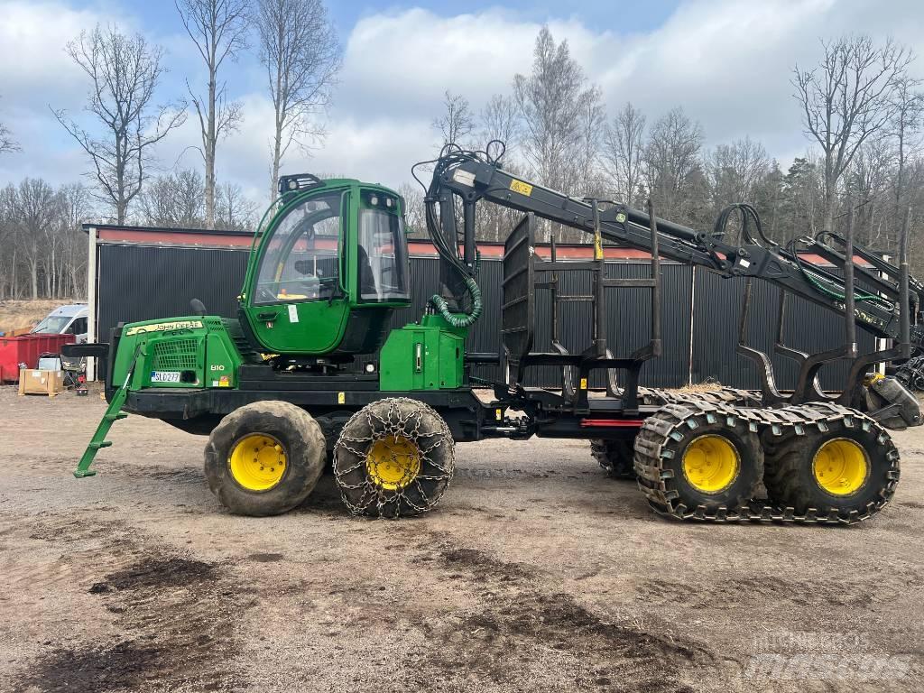 John Deere 810 E Kihordók