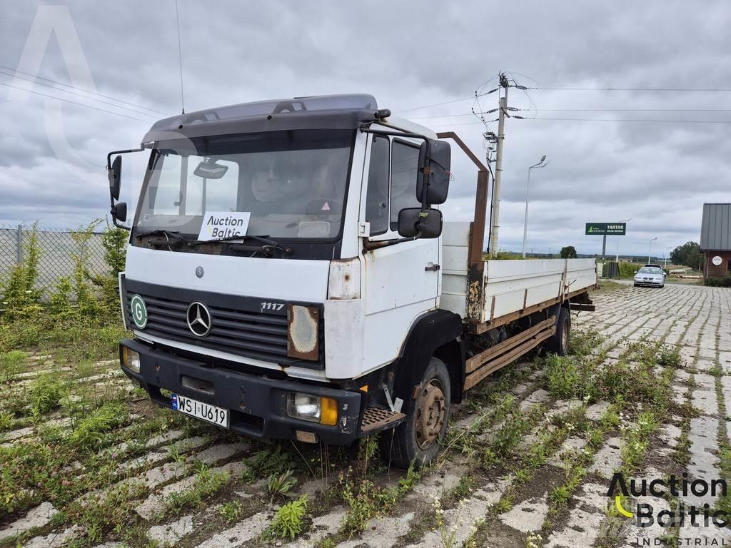 Mercedes-Benz 1117 Platós / Ponyvás teherautók