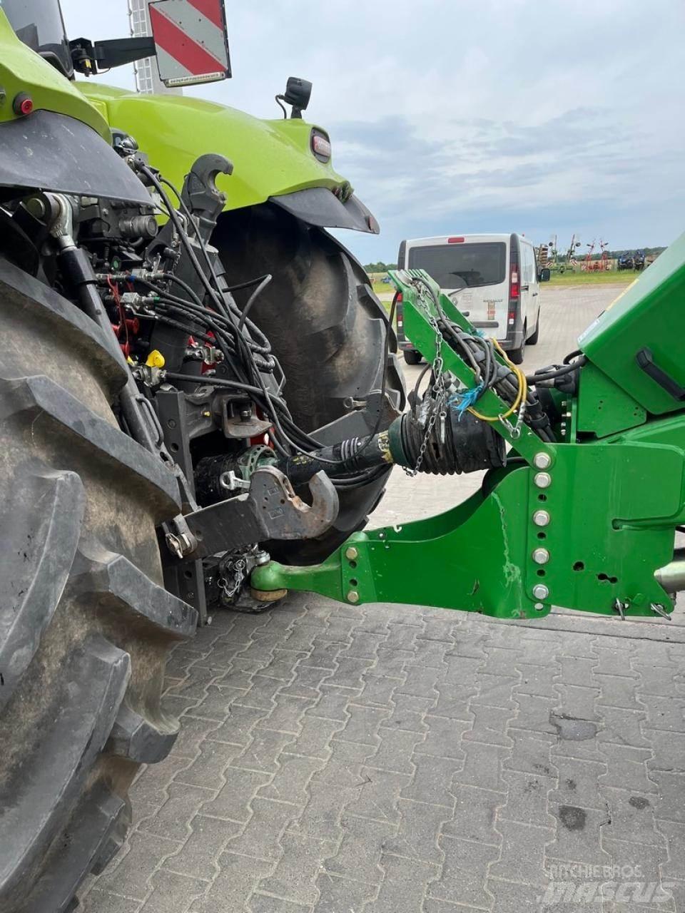 John Deere 1424 C Szögletes bálázók