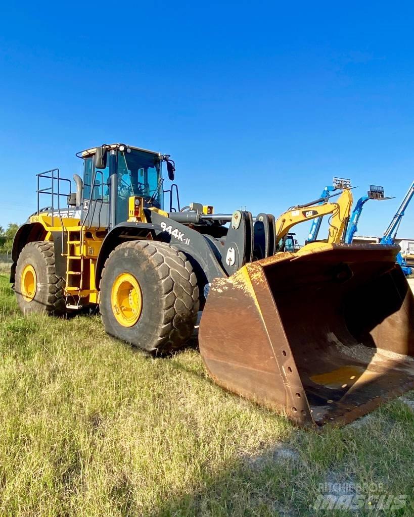 John Deere 844 K Gumikerekes homlokrakodók