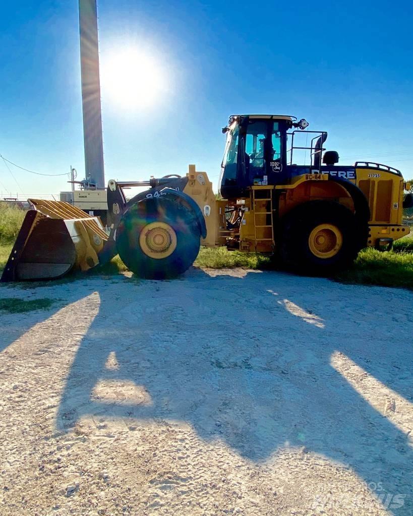John Deere 844 K Gumikerekes homlokrakodók