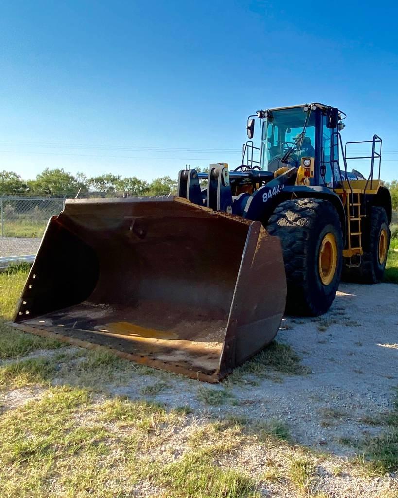 John Deere 844 K Gumikerekes homlokrakodók