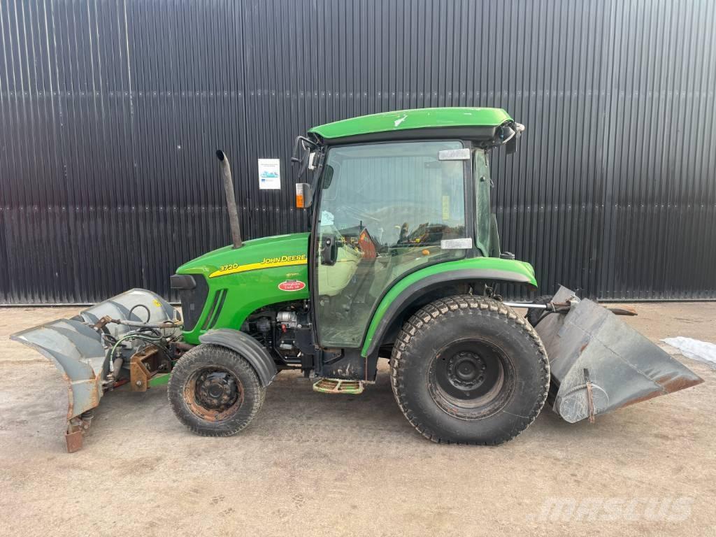 John Deere 3720 Kompakt traktorok