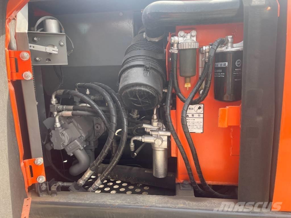 Hitachi ZX 70 Közepes (midi) kotrók 7 t - 12 t