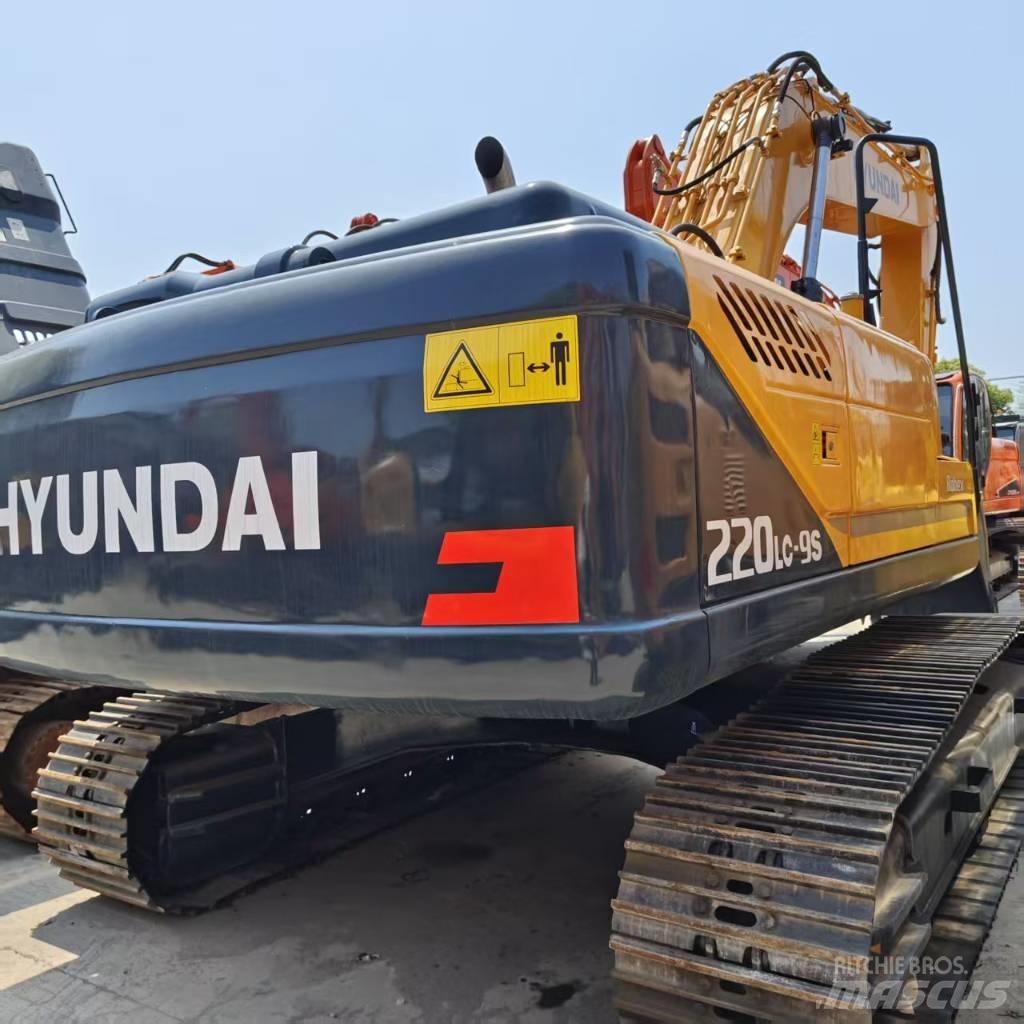 Hyundai 220lc-9s Lánctalpas kotrók
