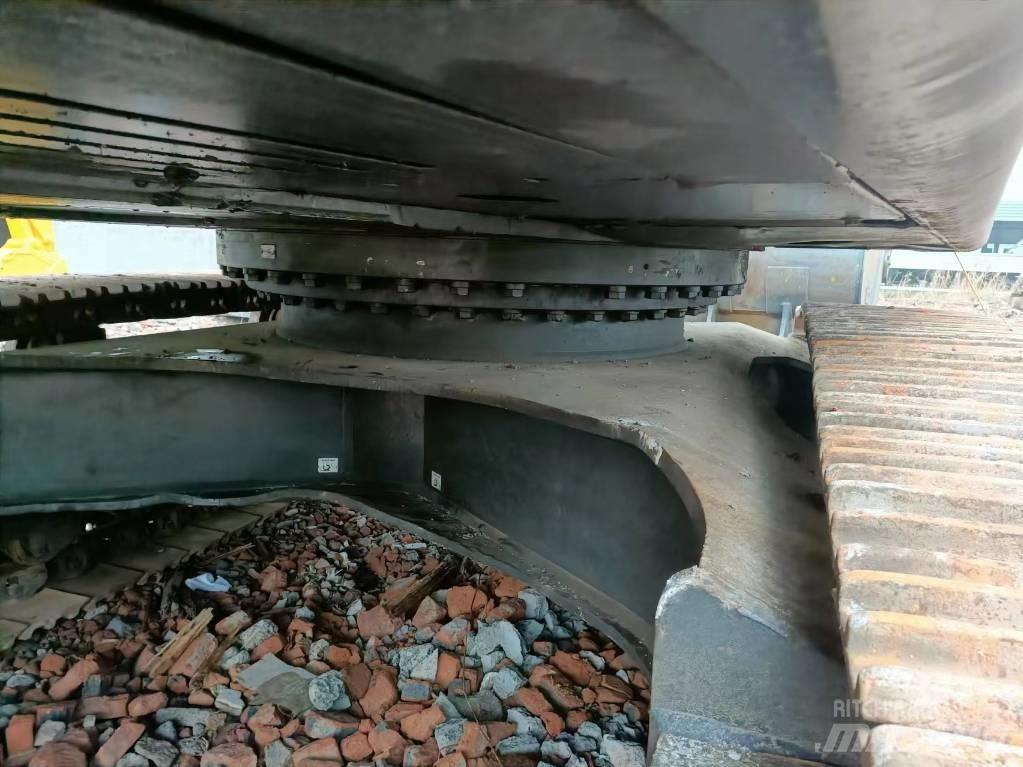 Volvo 480 Lánctalpas kotrók
