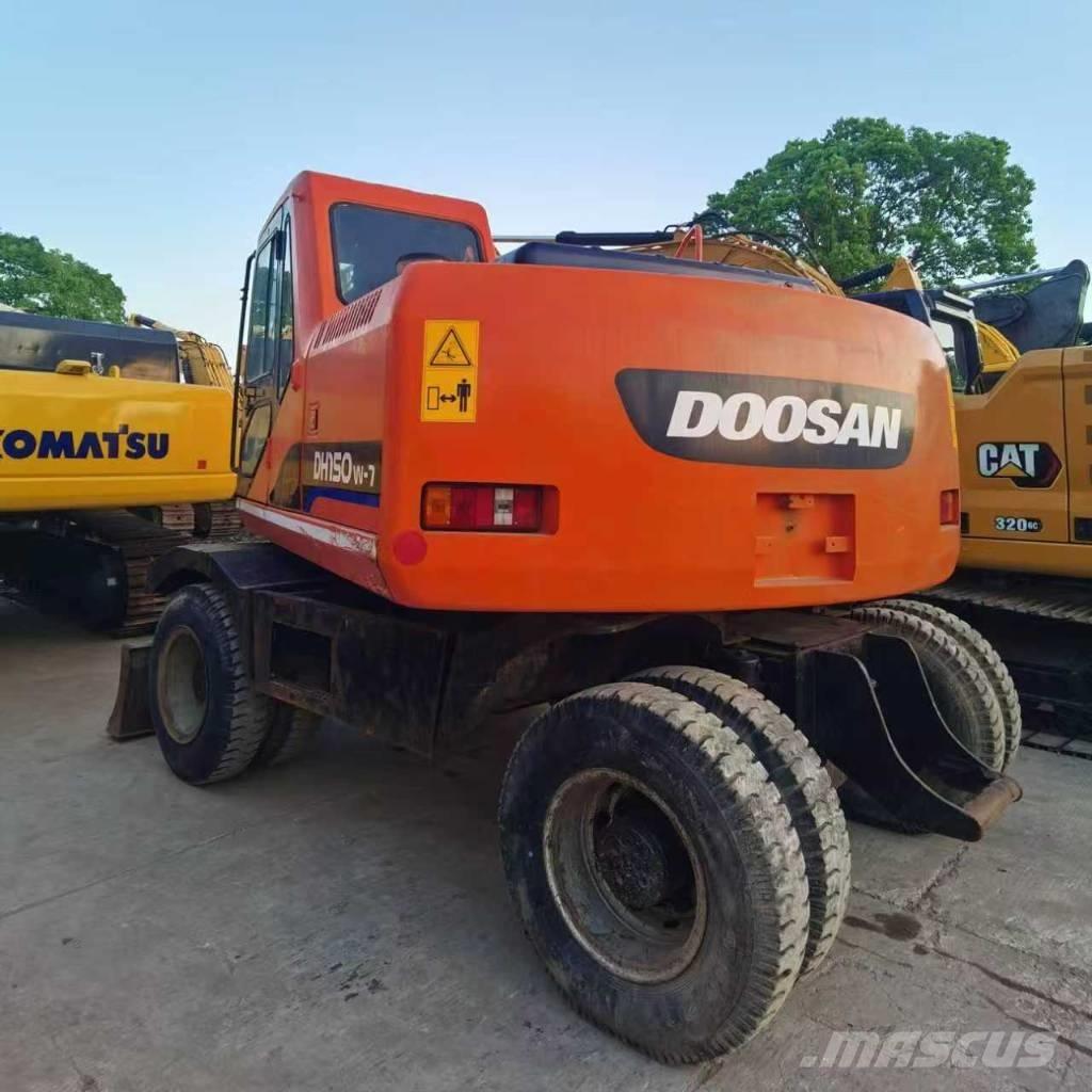 Doosan DH 150 W-7 Gumikerekes kotrók