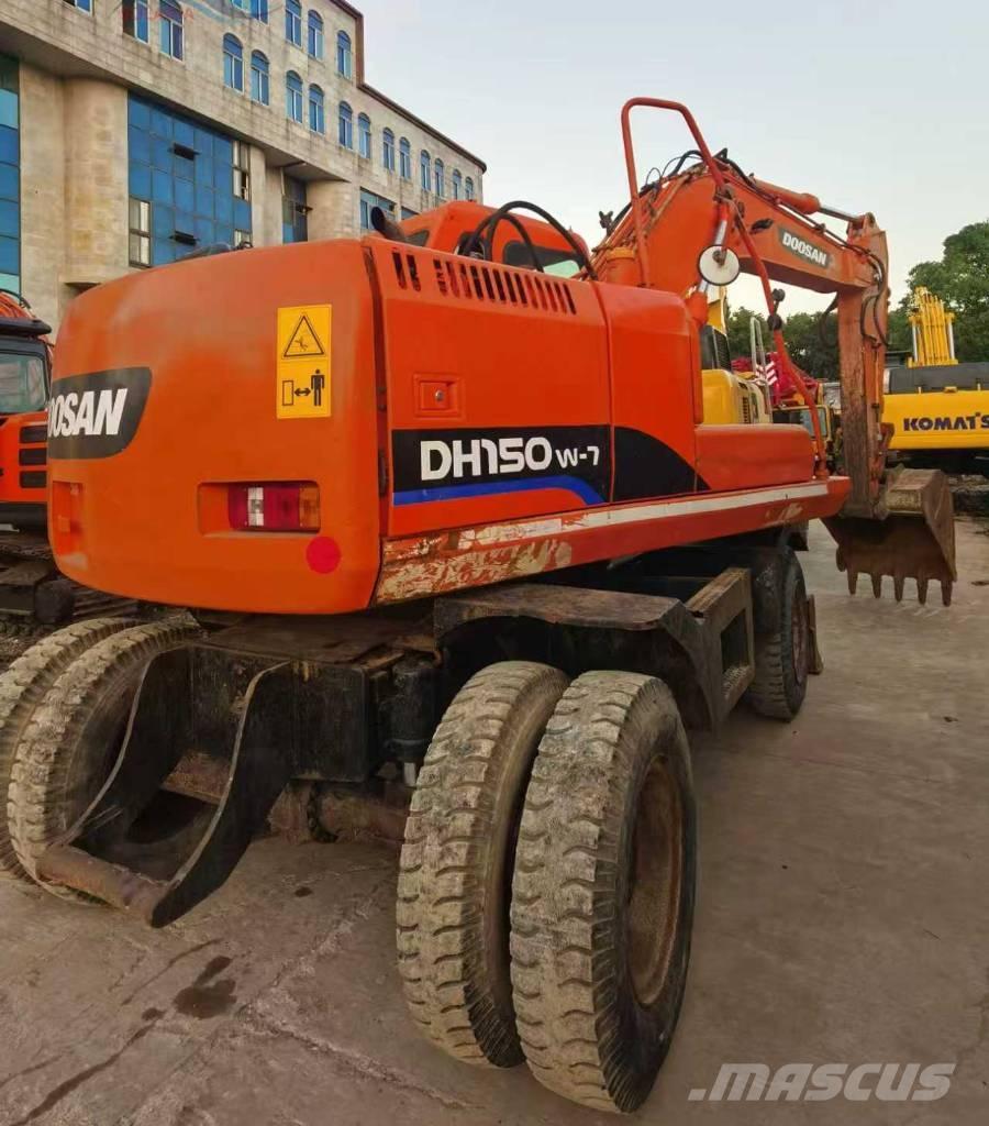 Doosan DH 150 W-7 Gumikerekes kotrók