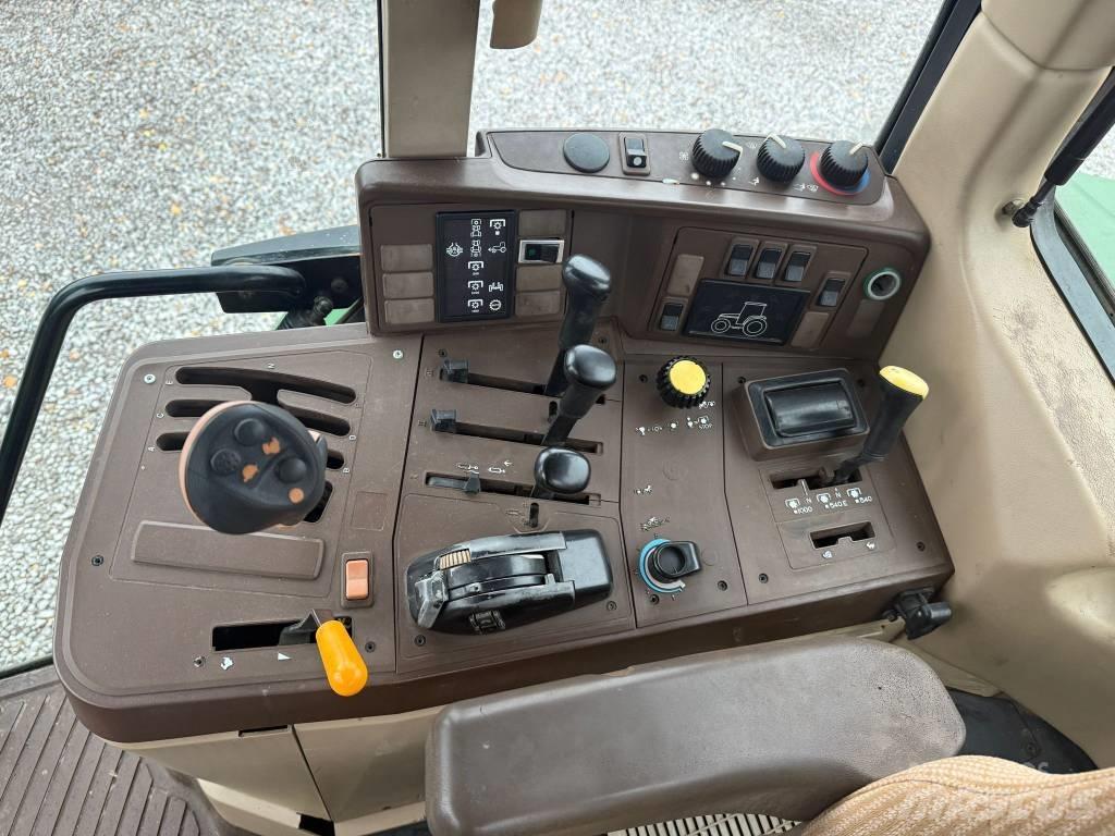 John Deere 6910 Traktorok