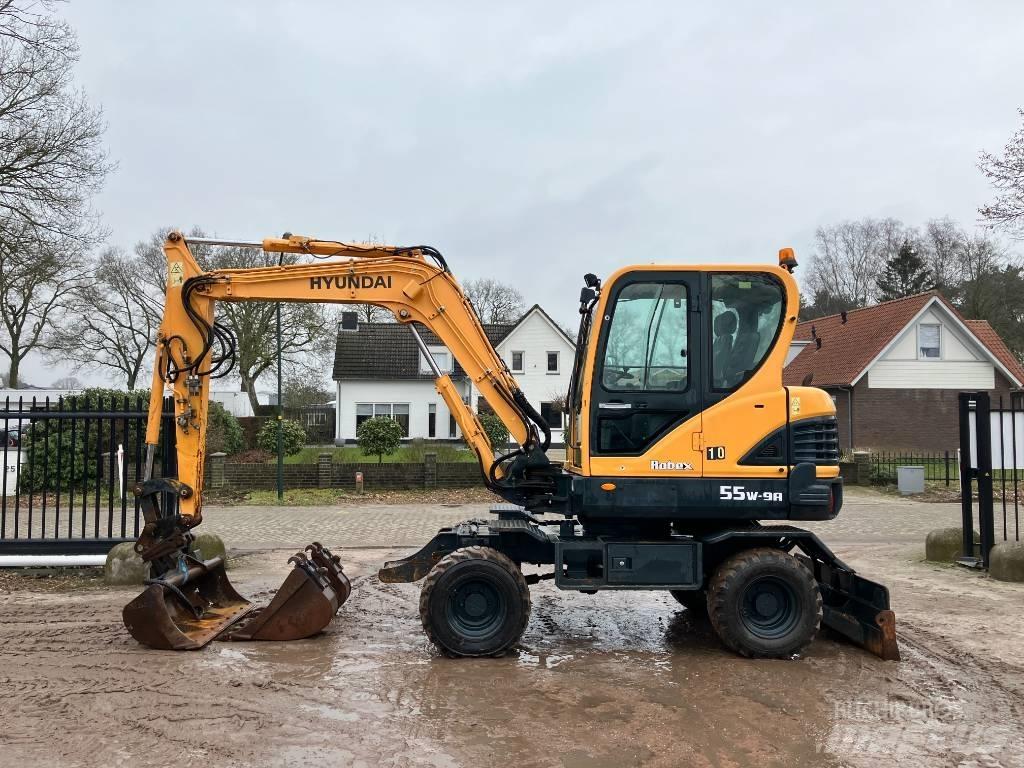 Hyundai 55W-9A Gumikerekes kotrók