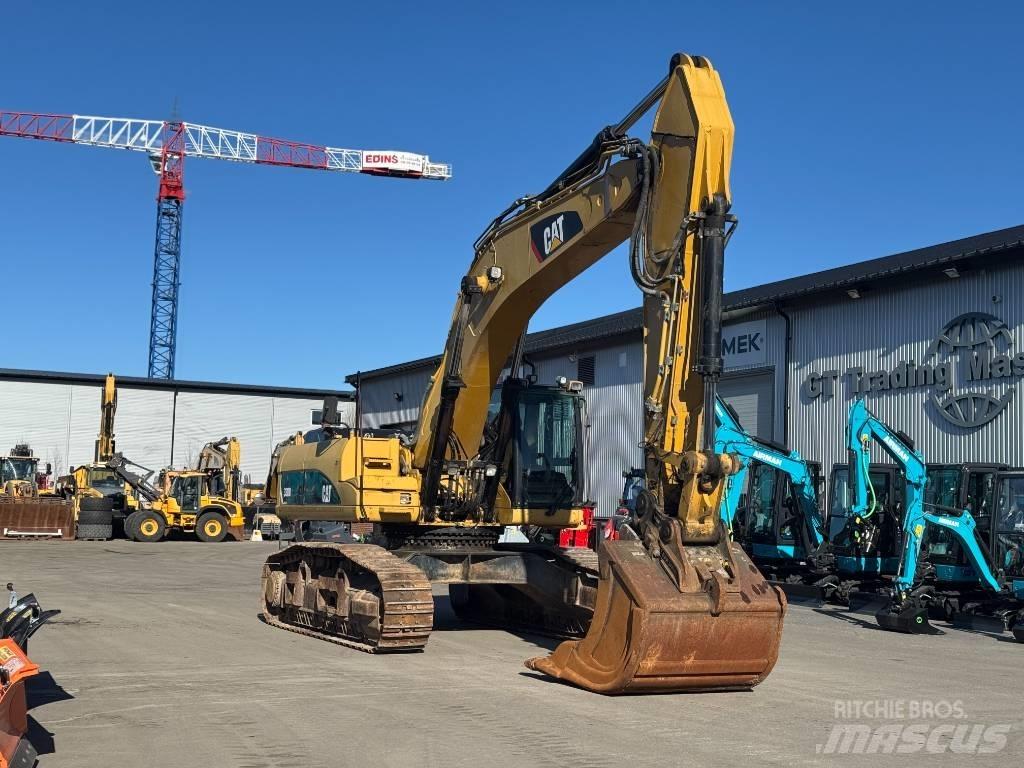 CAT 330 D L Lánctalpas kotrók