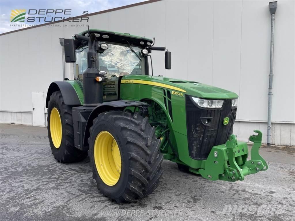 John Deere 8370R Traktorok