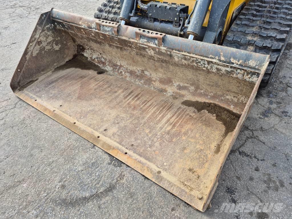 John Deere 331 Kompaktrakodók