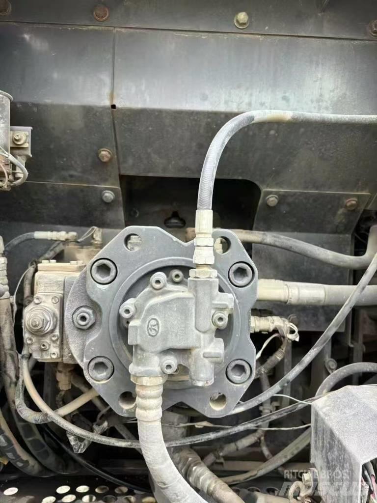 Sumitomo SH 210-5 Lánctalpas kotrók