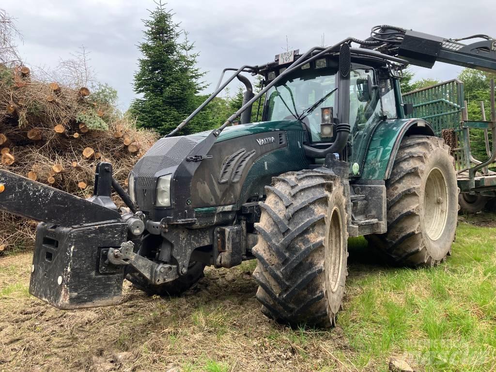Valtra T 213 V Erdészeti traktorok