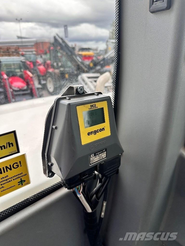 Schaeff TW 110 Gumikerekes kotrók