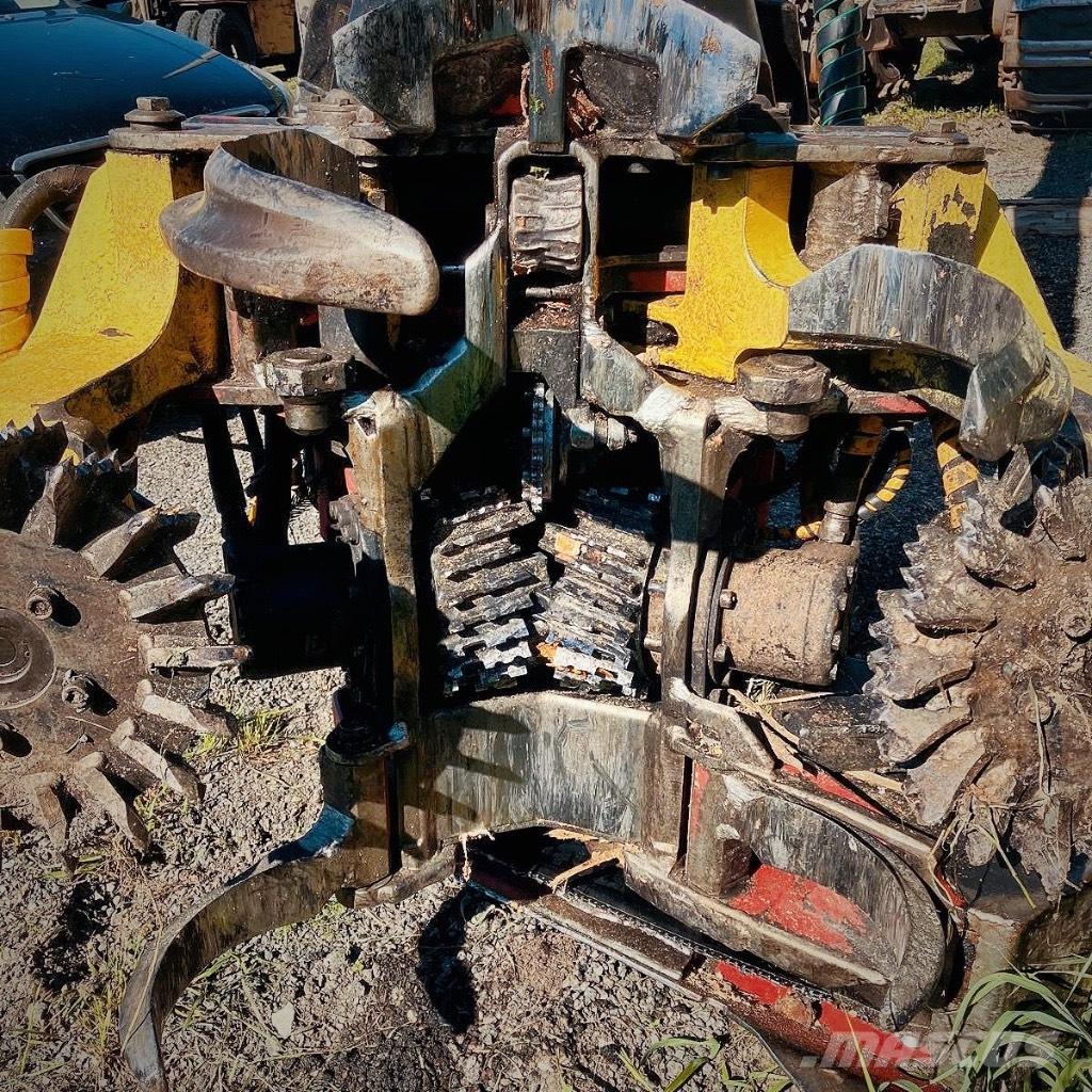 John Deere 1170 E Betakarítók