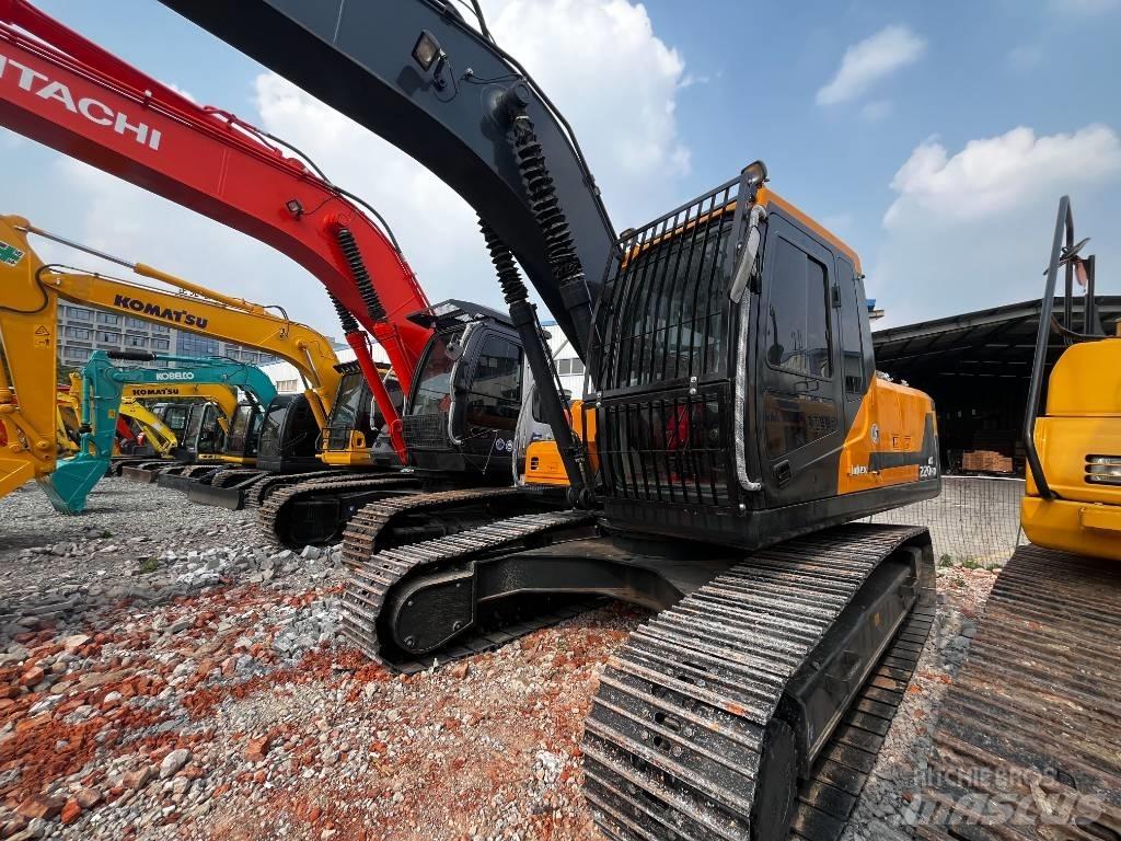 Hyundai HX 220 Lánctalpas kotrók