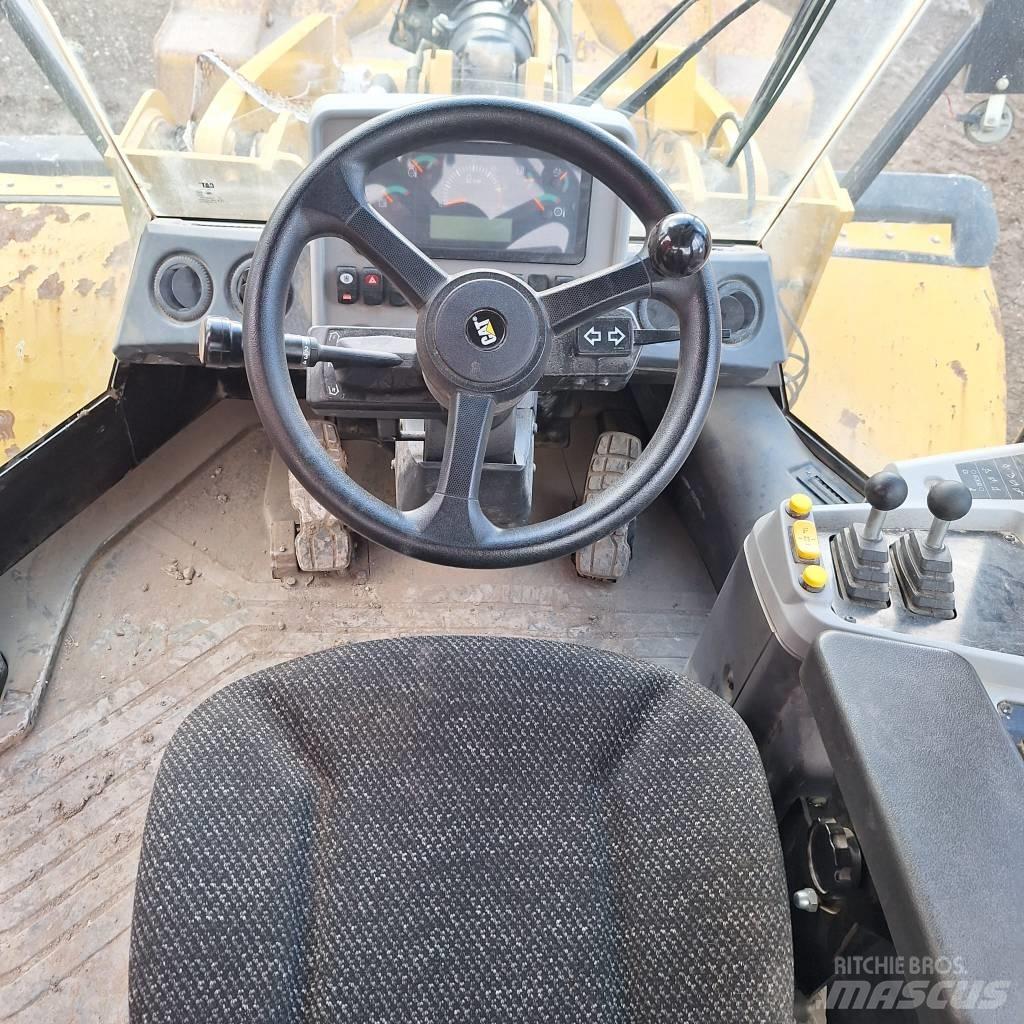 CAT 950 GC Gumikerekes homlokrakodók