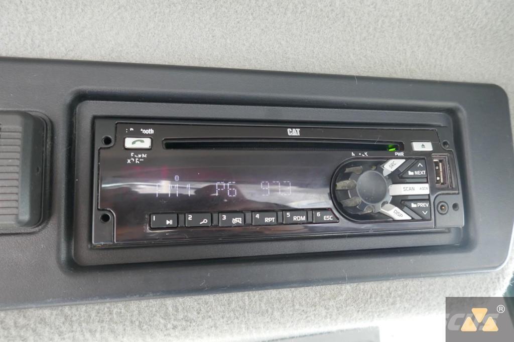 CAT 966M Gumikerekes homlokrakodók