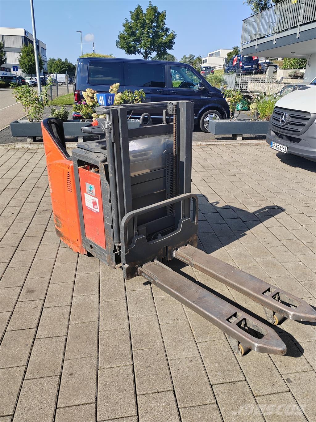 Linde L12 LHP SP Elektromos gyalogkíséretű targoncák