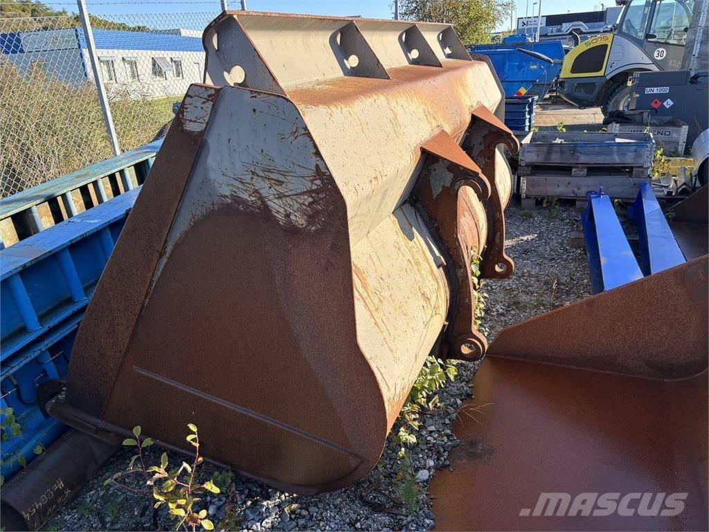 Liebherr L566 Gumikerekes homlokrakodók