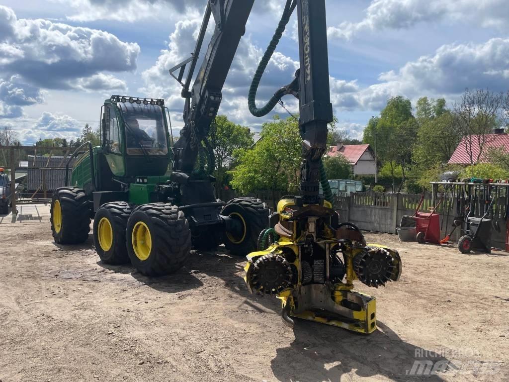 John Deere 1270 G Betakarítók