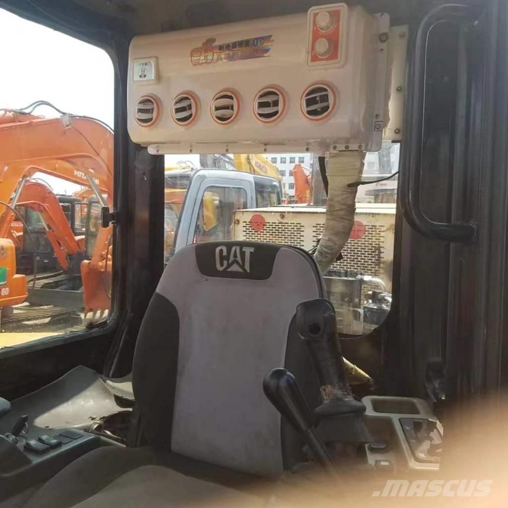 CAT 304 CR Mini kotrók < 7t