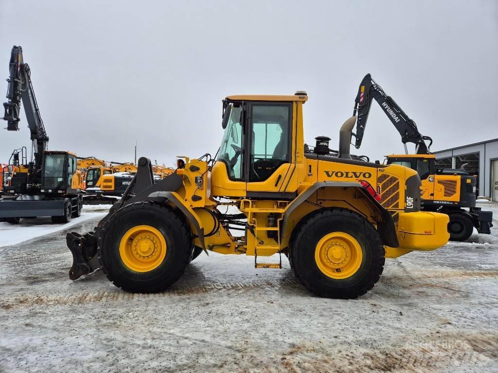 Volvo L 90 F Gumikerekes homlokrakodók