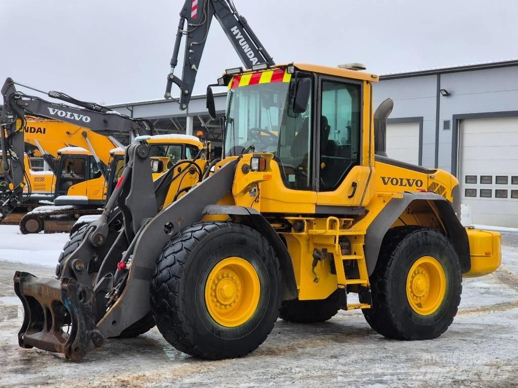 Volvo L 90 F Gumikerekes homlokrakodók