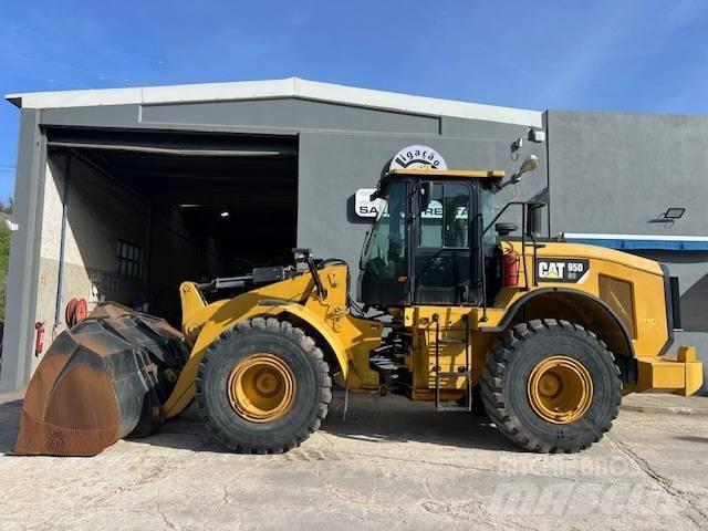 CAT 950 Gumikerekes homlokrakodók